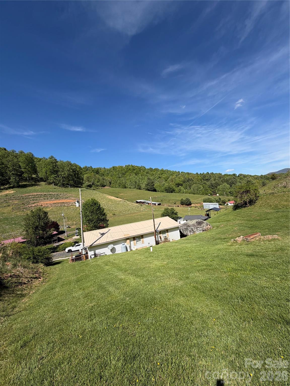 1663 Bailey Branch Road Burnsville NC 28714