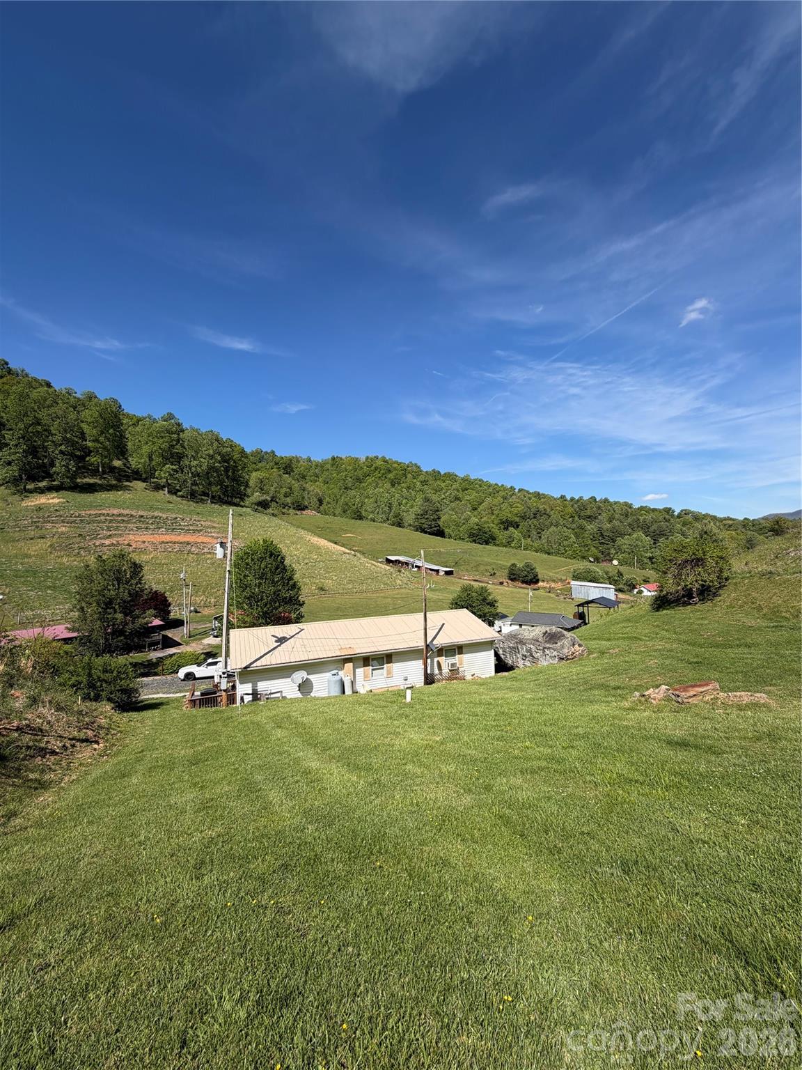 1663 Bailey Branch Road Burnsville NC 28714