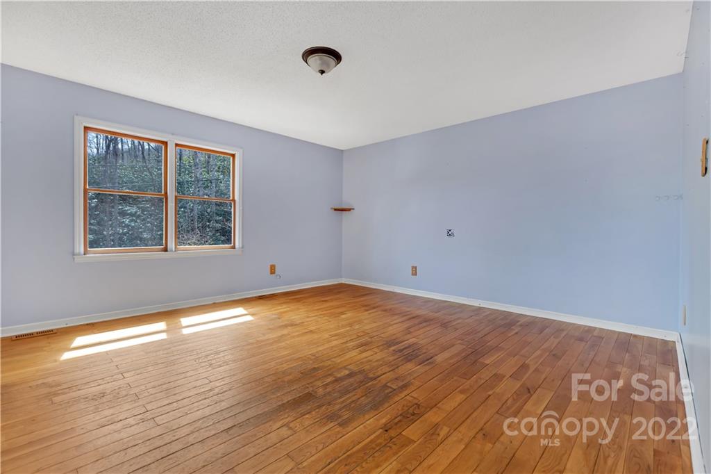 21 Oakmont Drive Fairview NC 28730