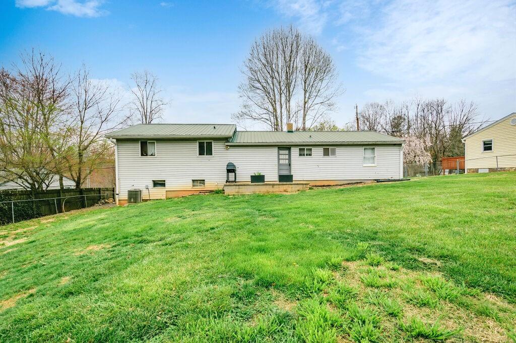 86 Maple Avenue Candler NC 28715