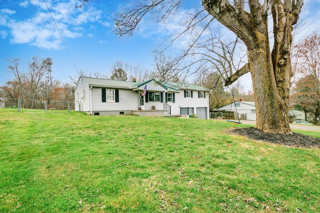 86 Maple Avenue Candler NC 28715