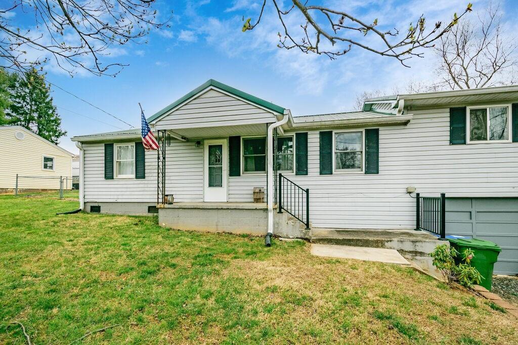 86 Maple Avenue Candler NC 28715