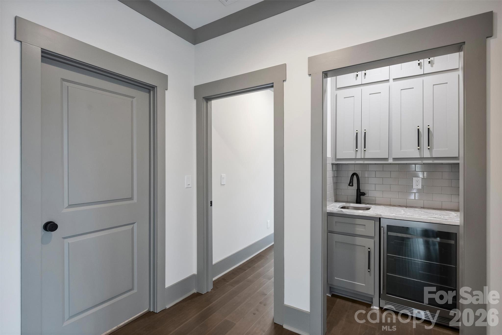 8159 Fairview Road Charlotte NC 28226