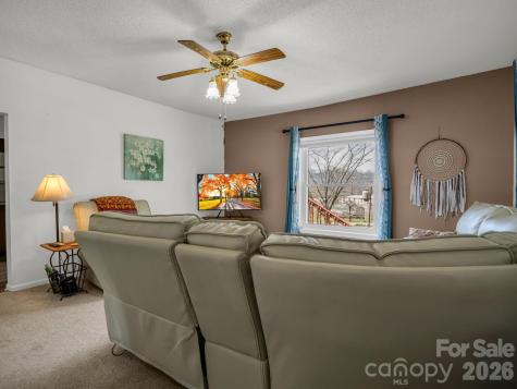 47 Granny Apple Road Hendersonville NC 28792