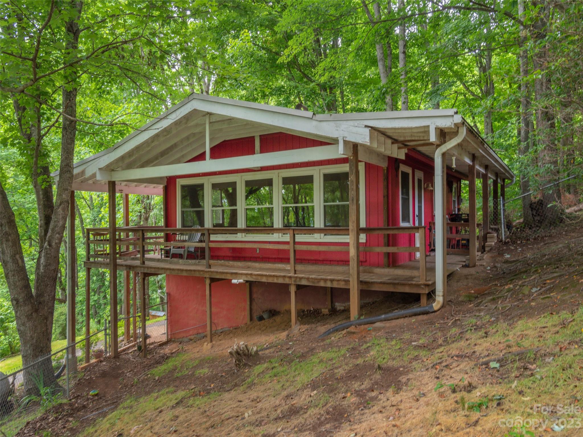 1566 Red Maple Drive Waynesville NC 28785