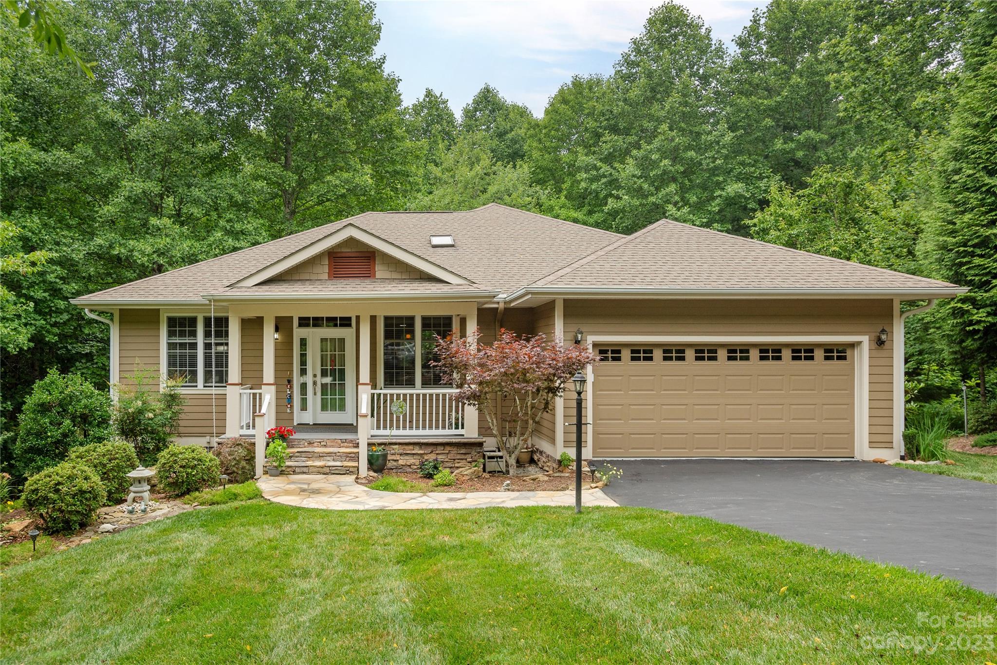 581 Pinnacle Peak Lane Flat Rock NC 28731
