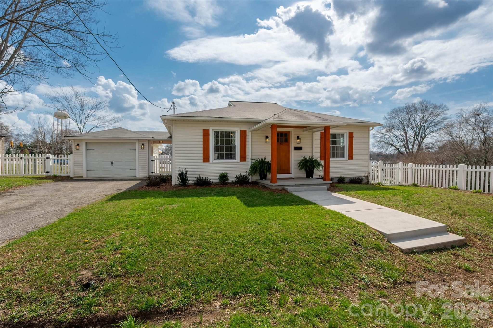 411 W Sycamore Street Lincolnton NC 28092