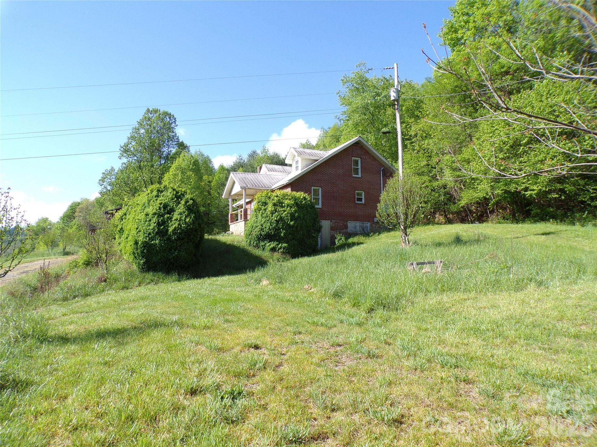 145 Kirks Drive Hot Springs NC 28743