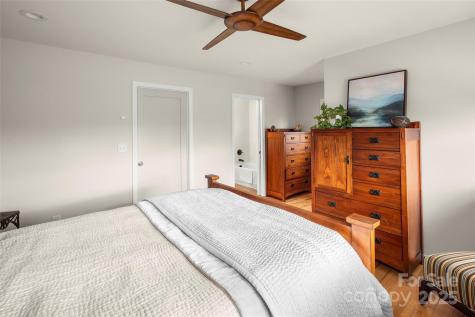 18 Oakwilde Drive Asheville NC 28803