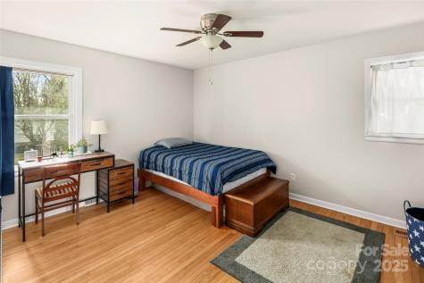 18 Oakwilde Drive Asheville NC 28803