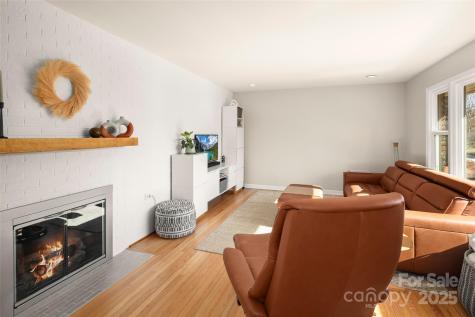 18 Oakwilde Drive Asheville NC 28803