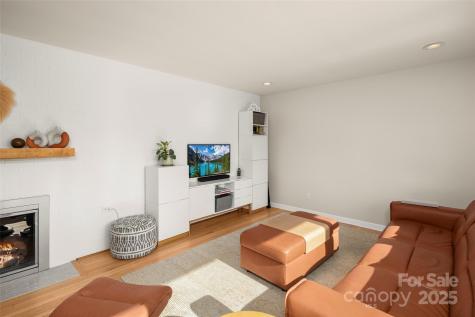 18 Oakwilde Drive Asheville NC 28803