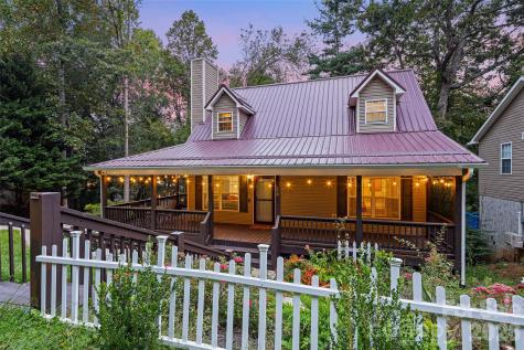 28 Grove Garden Avenue Candler NC 28715