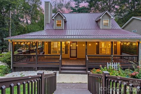 28 Grove Garden Avenue Candler NC 28715