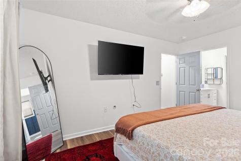 28 Grove Garden Avenue Candler NC 28715