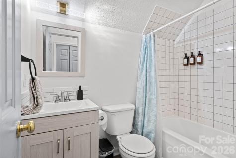 28 Grove Garden Avenue Candler NC 28715