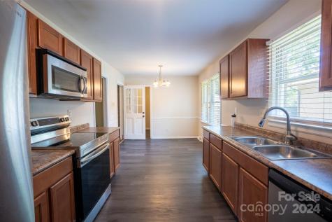 5511 Faulconbridge Road Charlotte NC 28227