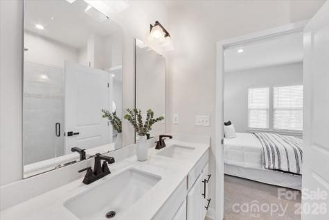 425 Tristram Lane Charlotte NC 28205