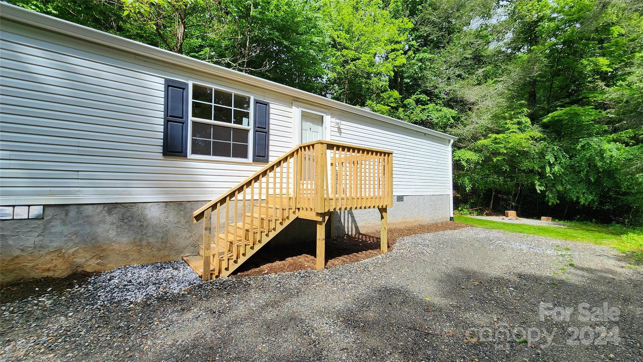 22 Buttercup Lane Marshall NC 28753