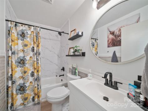 1030 Hughes Gap Road Bakersville NC 28705