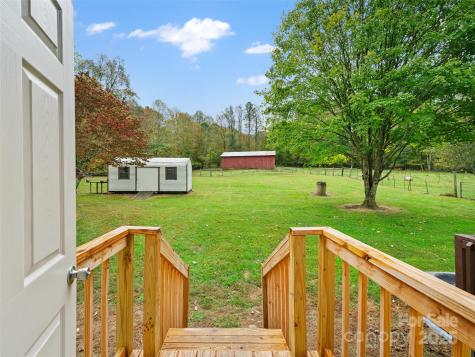 1030 Hughes Gap Road Bakersville NC 28705