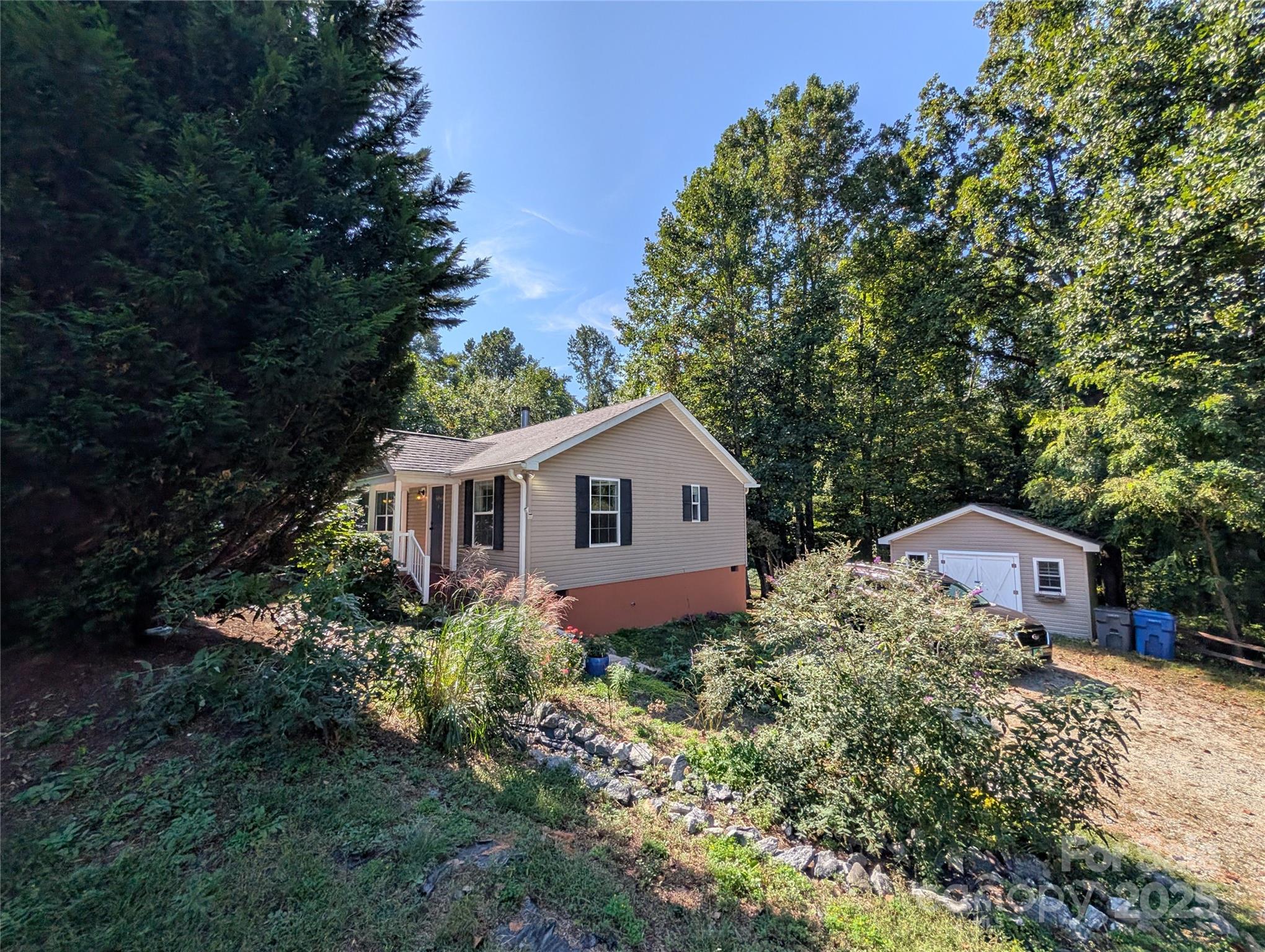 611 Meadow View Drive Saluda NC 28773