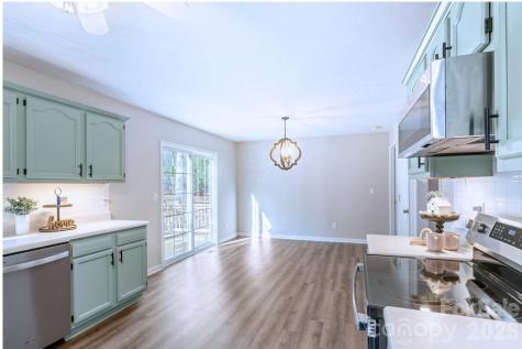 182 White Stone Lane Hendersonville NC 28791