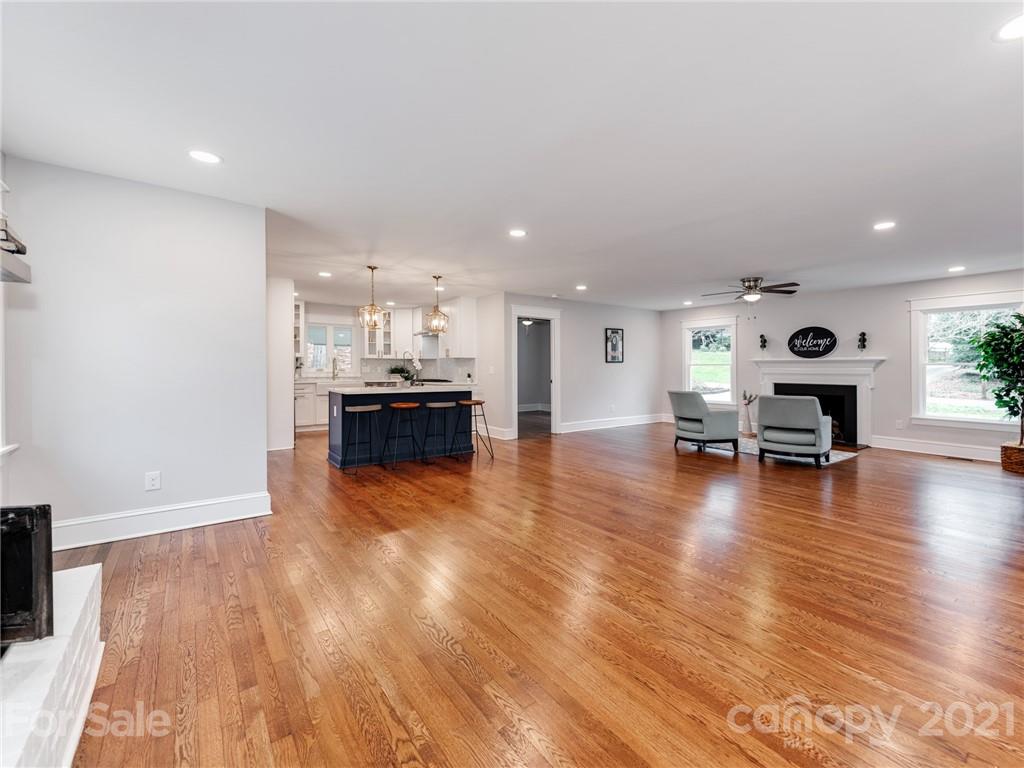 6142 Deveron Drive Charlotte NC 28211