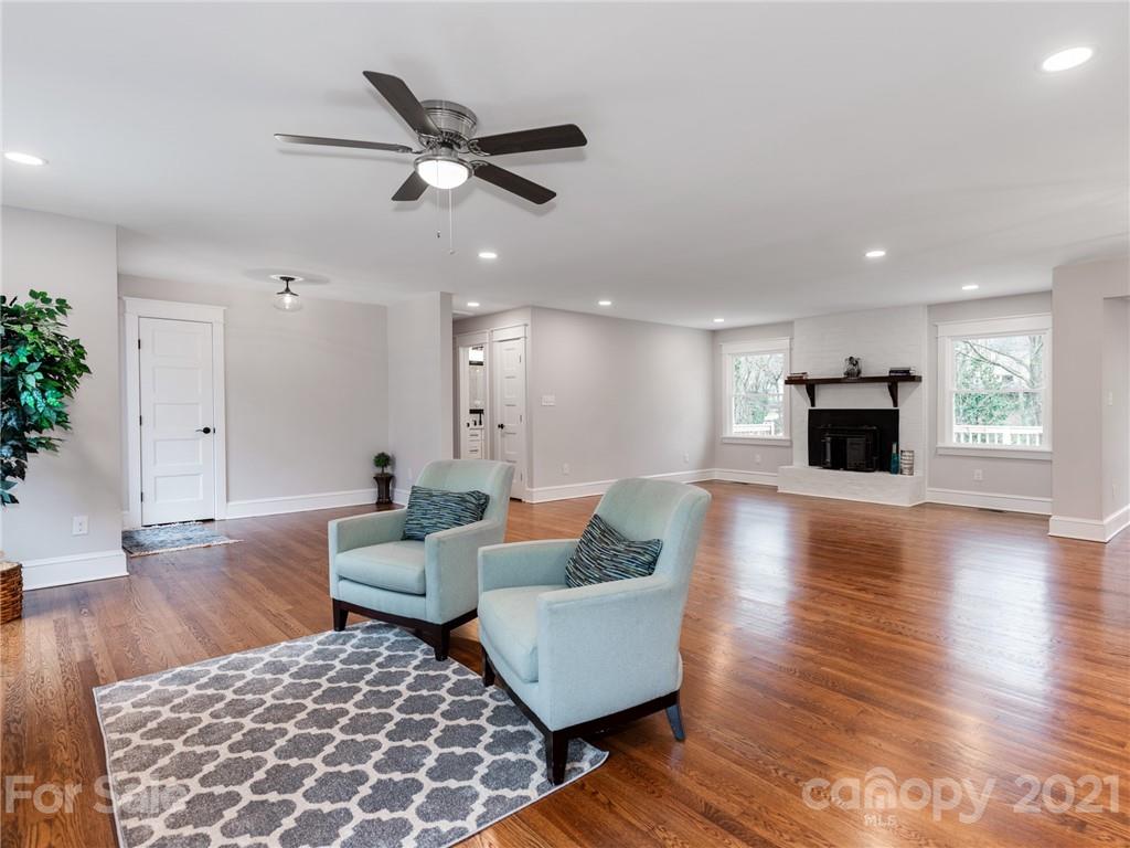 6142 Deveron Drive Charlotte NC 28211