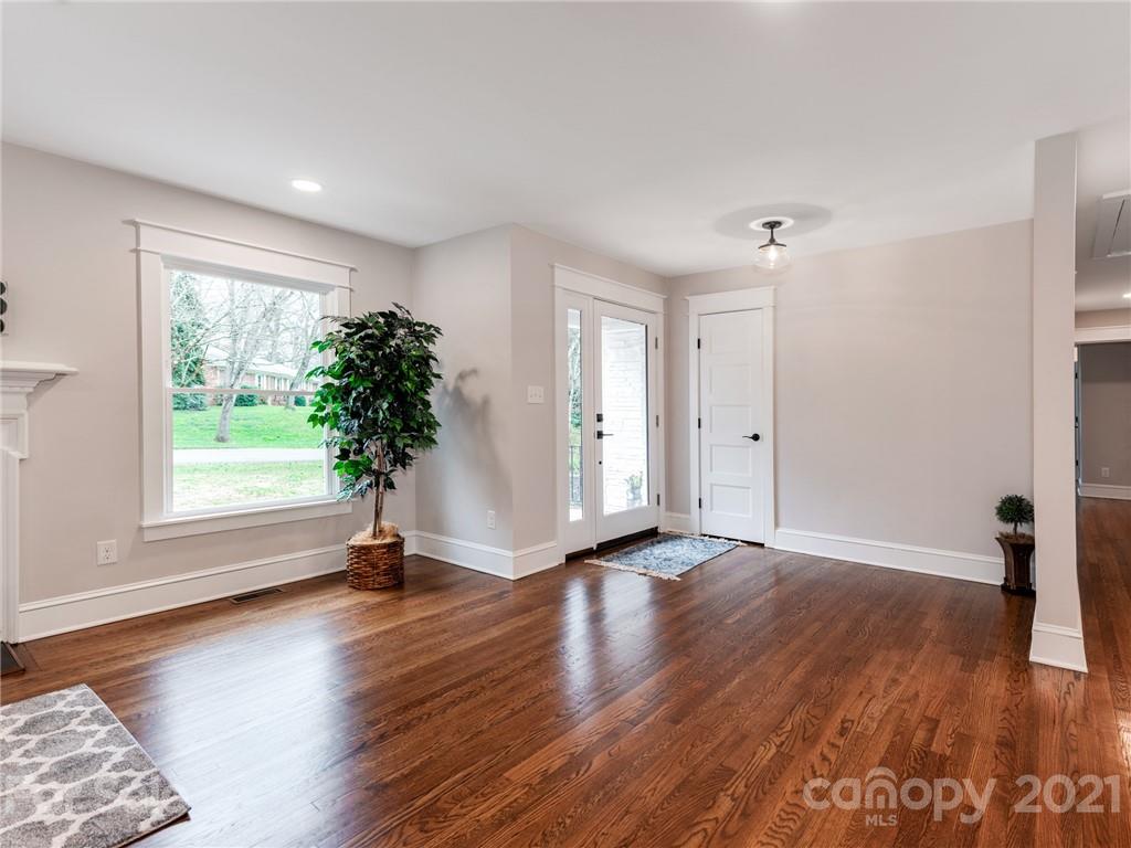 6142 Deveron Drive Charlotte NC 28211