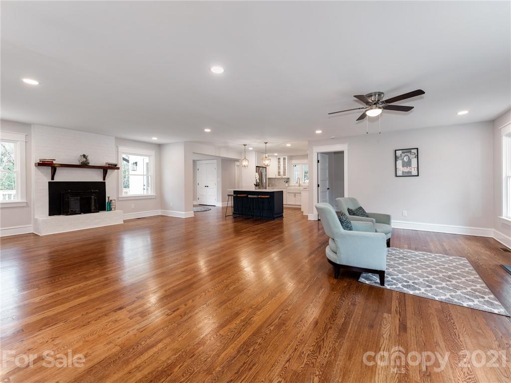 6142 Deveron Drive Charlotte NC 28211