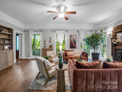 1053 Old Town Way Hendersonville NC 28739