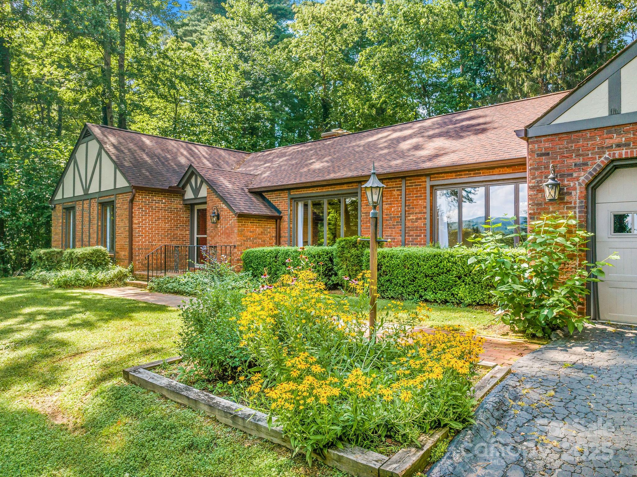 119 Yardley Court Hendersonville NC 28739