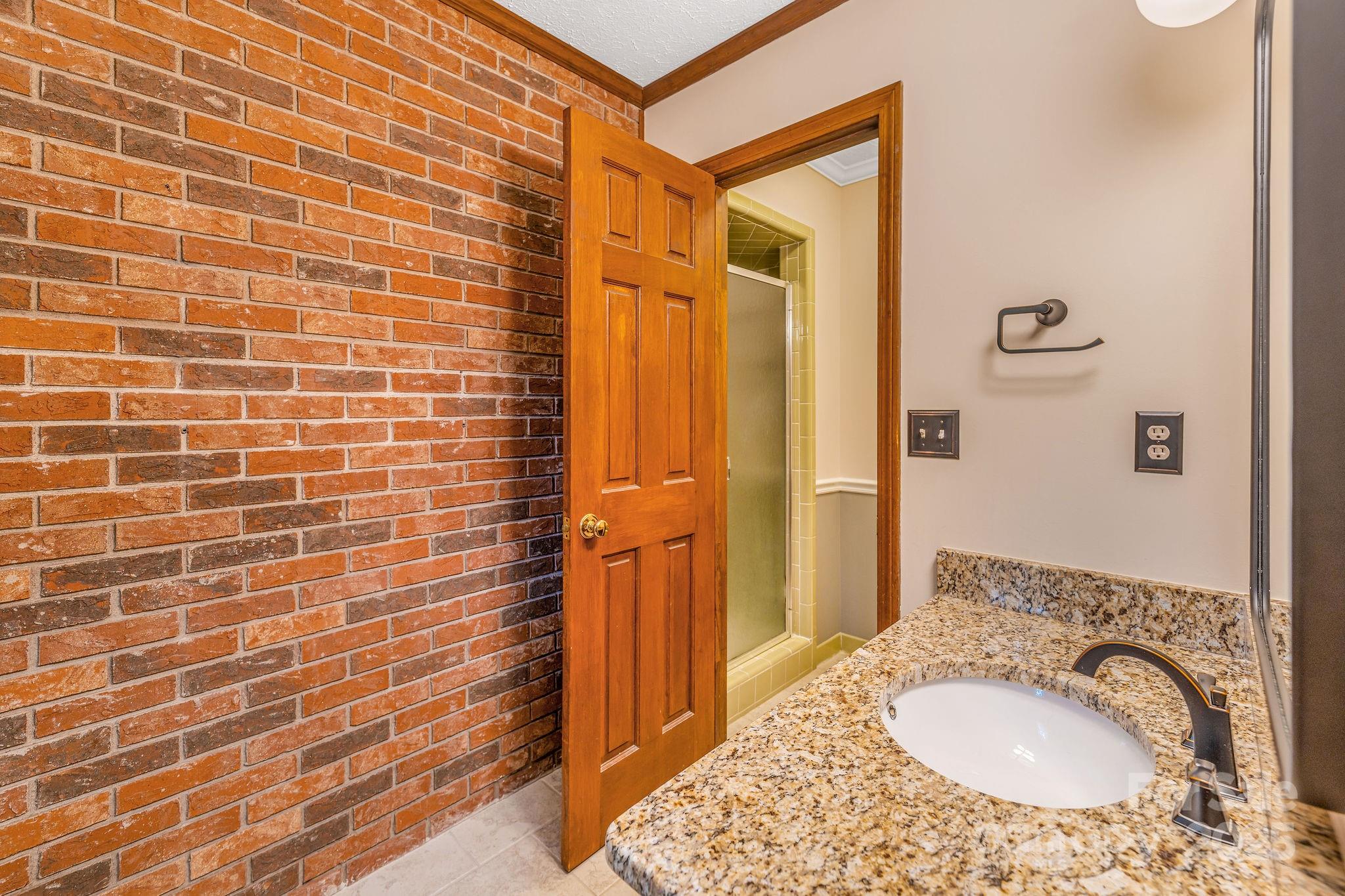 119 Yardley Court Hendersonville NC 28739