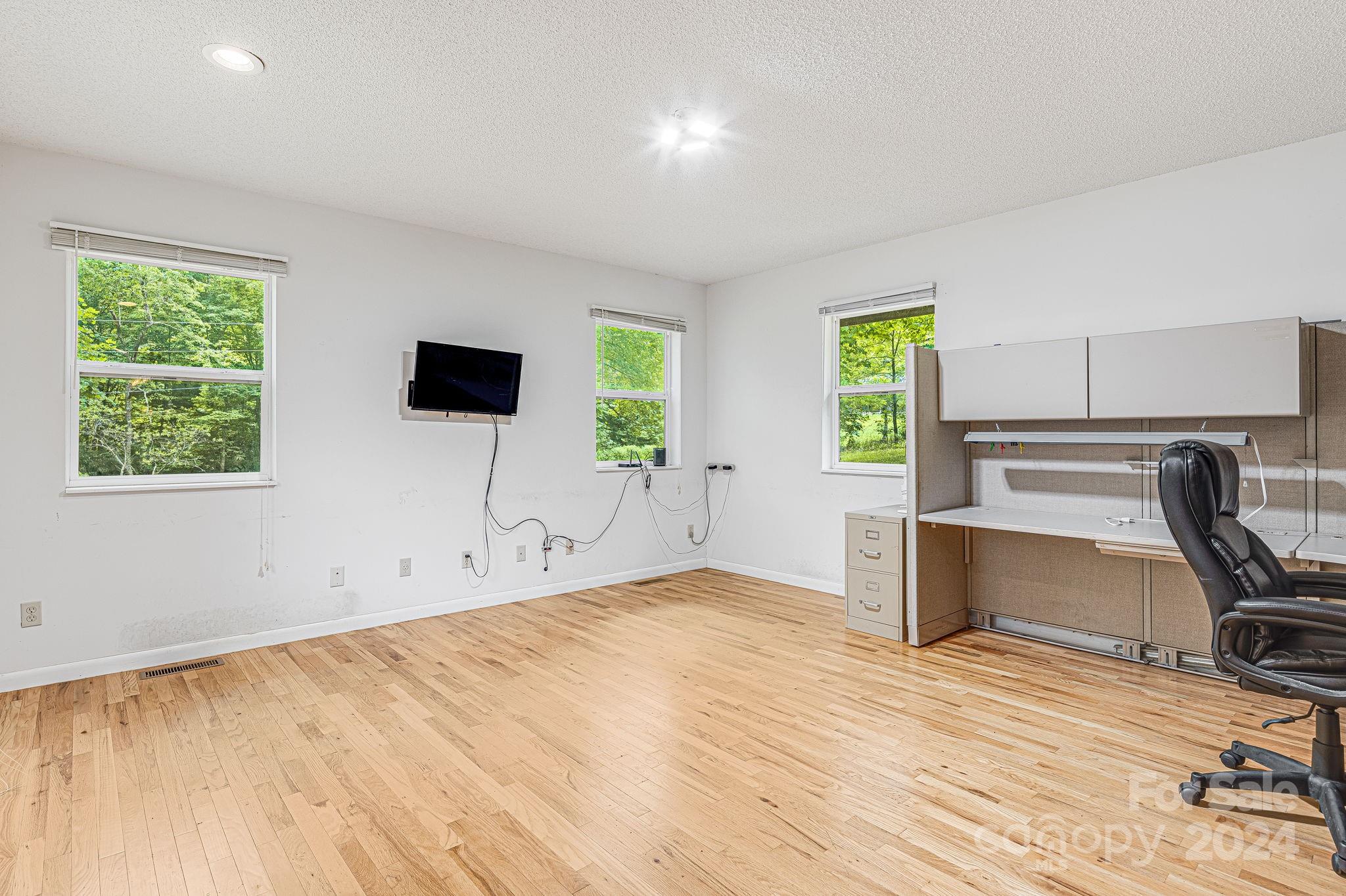 70 Landis Lane Burnsville NC 28714