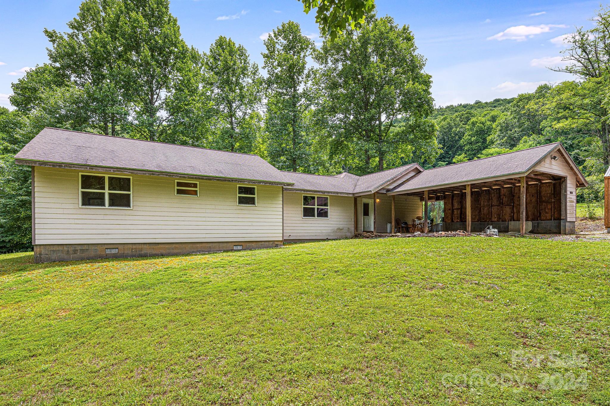 70 Landis Lane Burnsville NC 28714