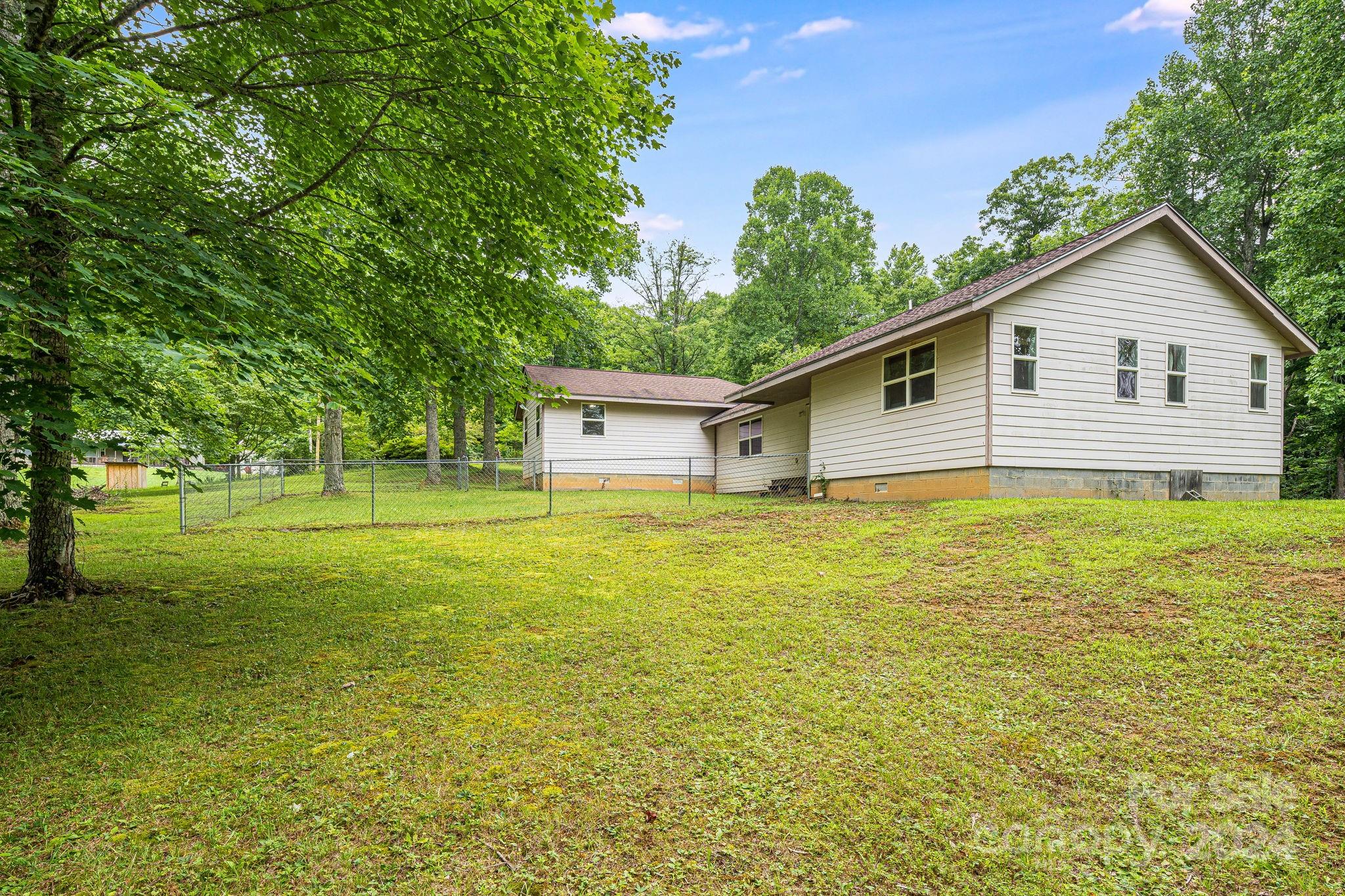 70 Landis Lane Burnsville NC 28714