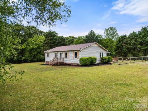 5129 Harmony Church Road Edgemoor SC 29712