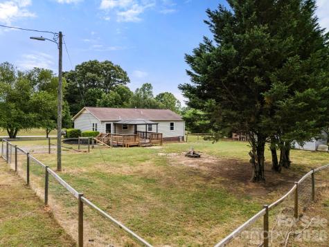 5129 Harmony Church Road Edgemoor SC 29712