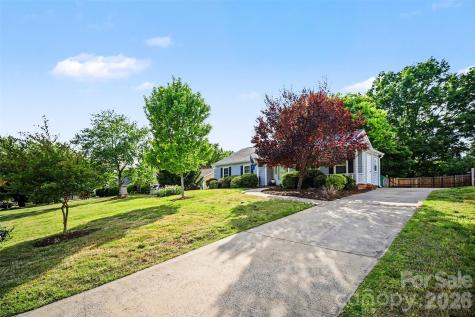 2706 Lytham Drive Charlotte NC 28210