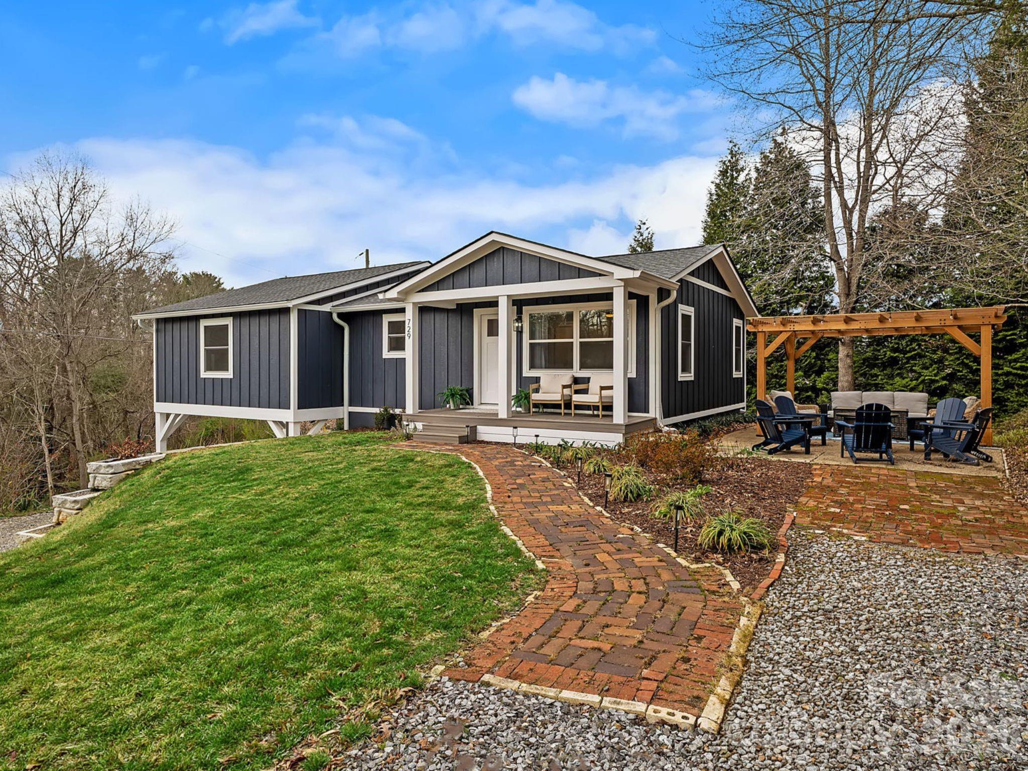 729 Poodle Way Asheville NC 28806