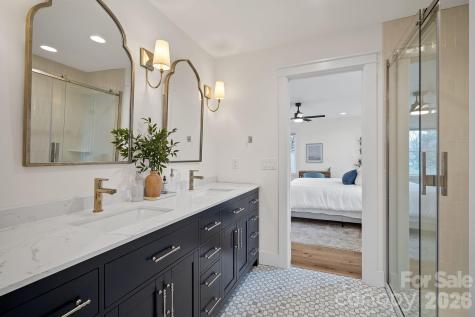 729 Poodle Way Asheville NC 28806