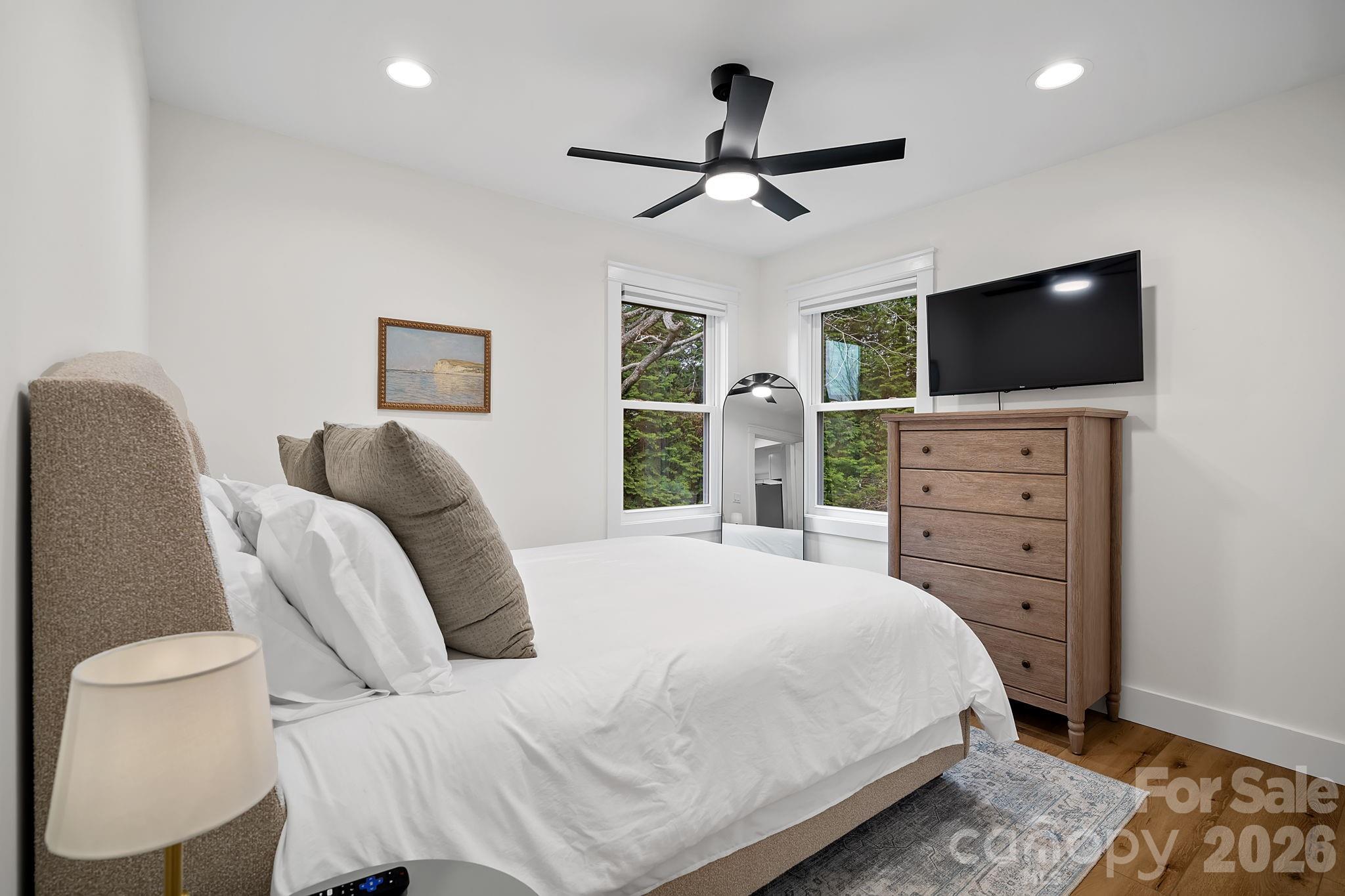 729 Poodle Way Asheville NC 28806