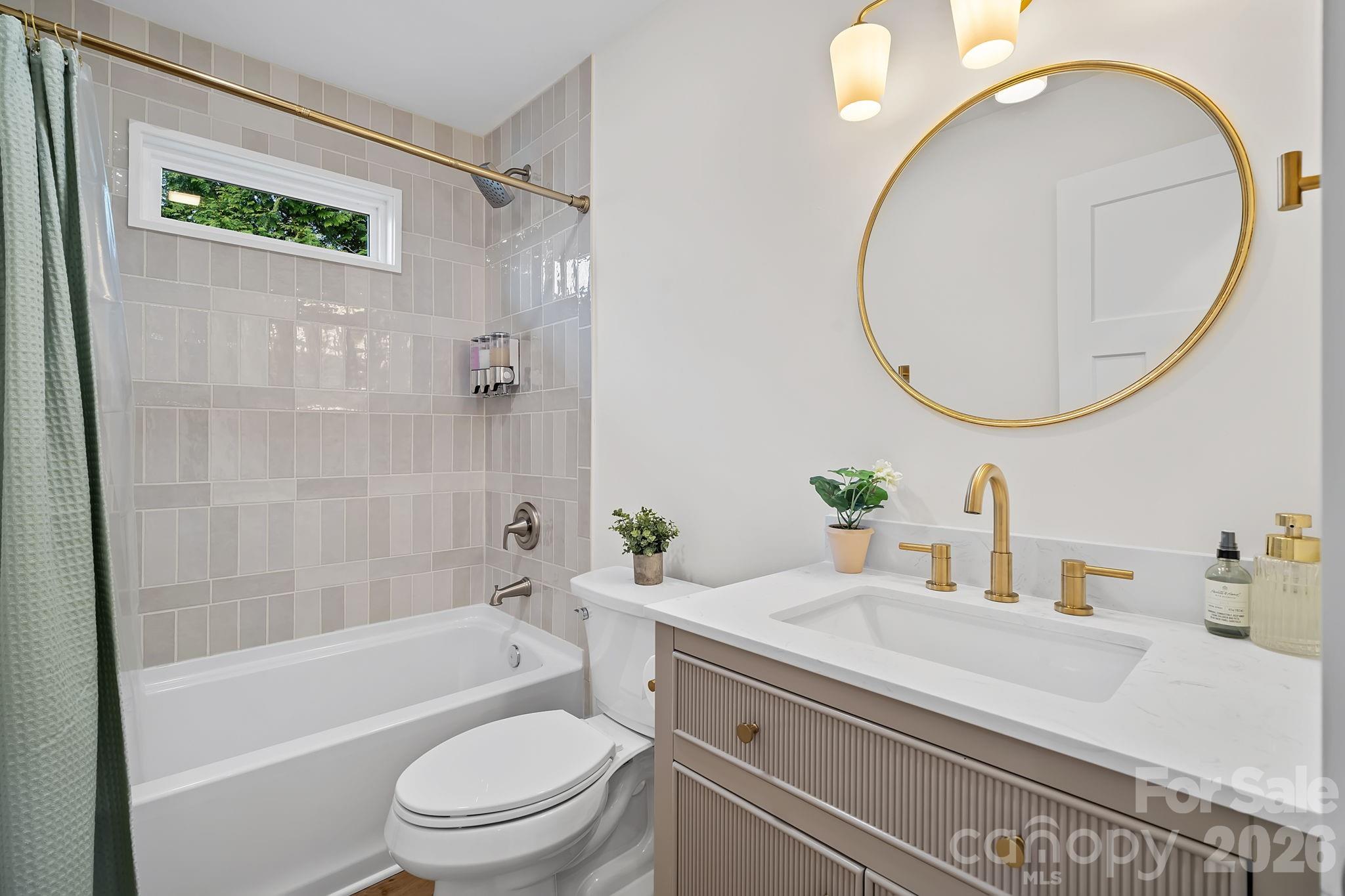 729 Poodle Way Asheville NC 28806