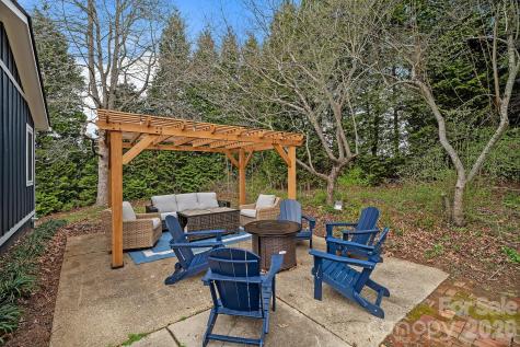 729 Poodle Way Asheville NC 28806
