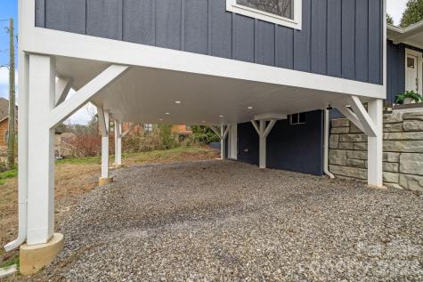 729 Poodle Way Asheville NC 28806