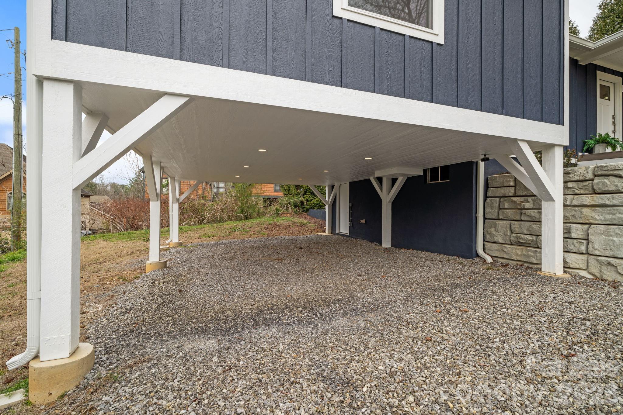 729 Poodle Way Asheville NC 28806