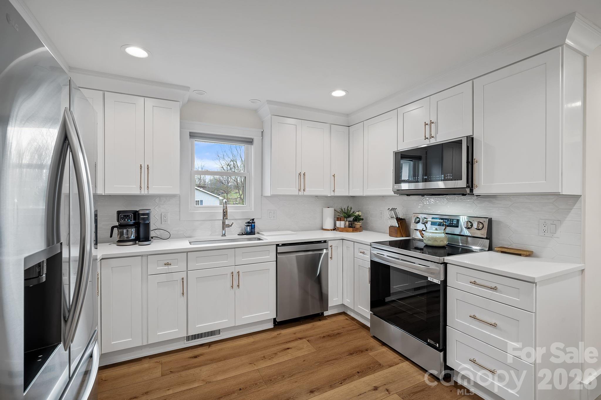 729 Poodle Way Asheville NC 28806