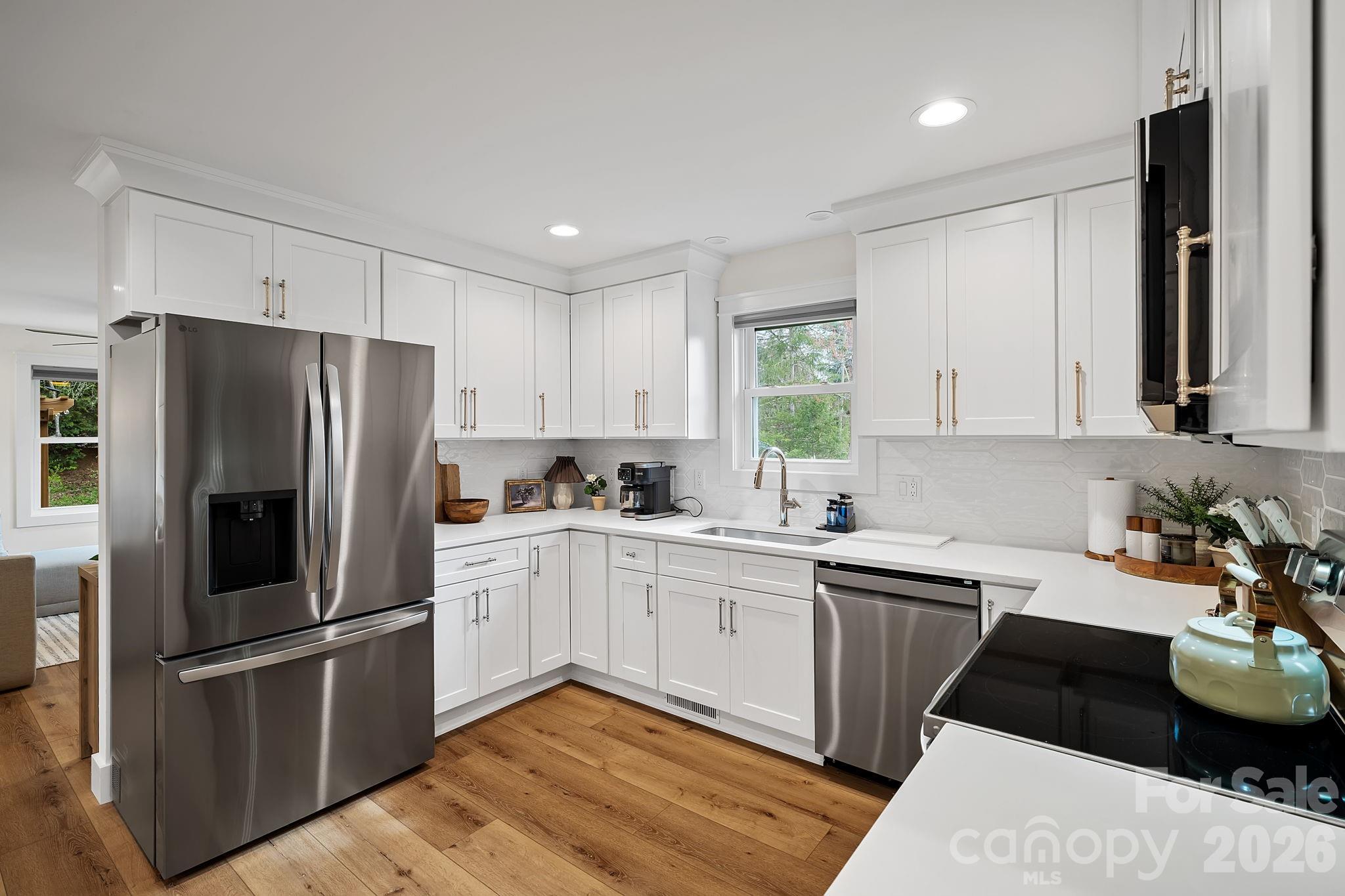 729 Poodle Way Asheville NC 28806