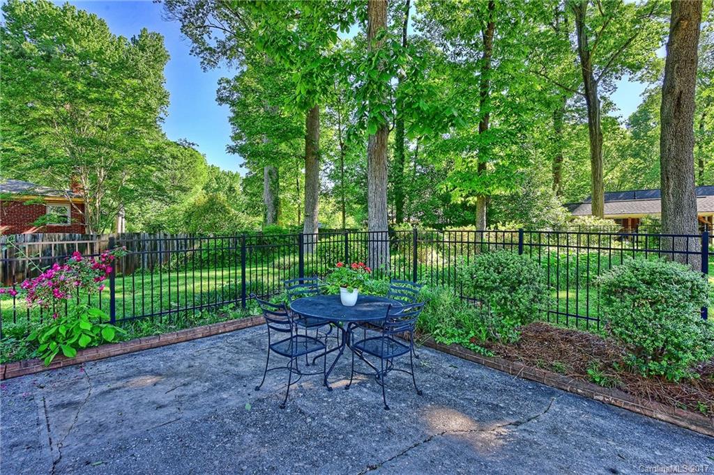 5827 Brookhaven Road Charlotte NC 28210